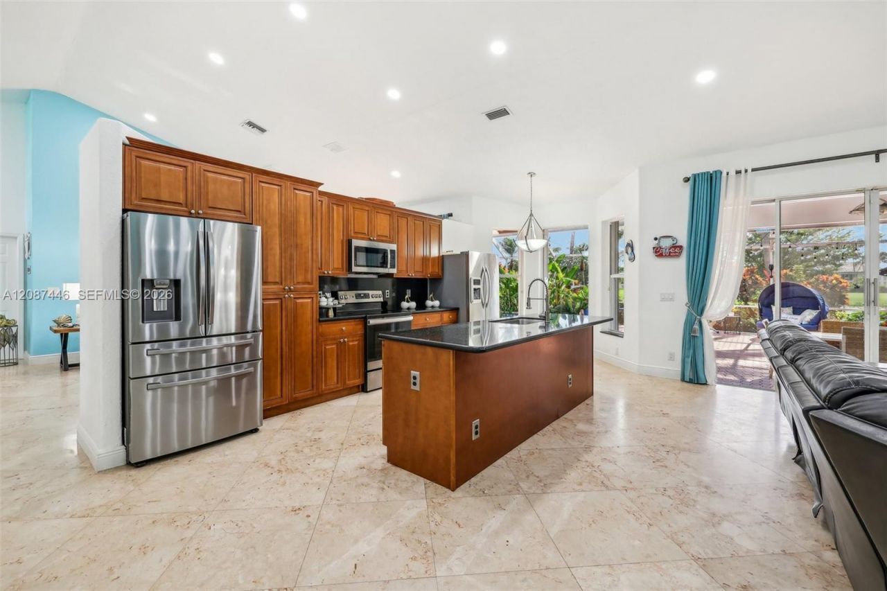 560 W Cypress Pointe Dr W, Pembroke Pines, FL 33027 Photo