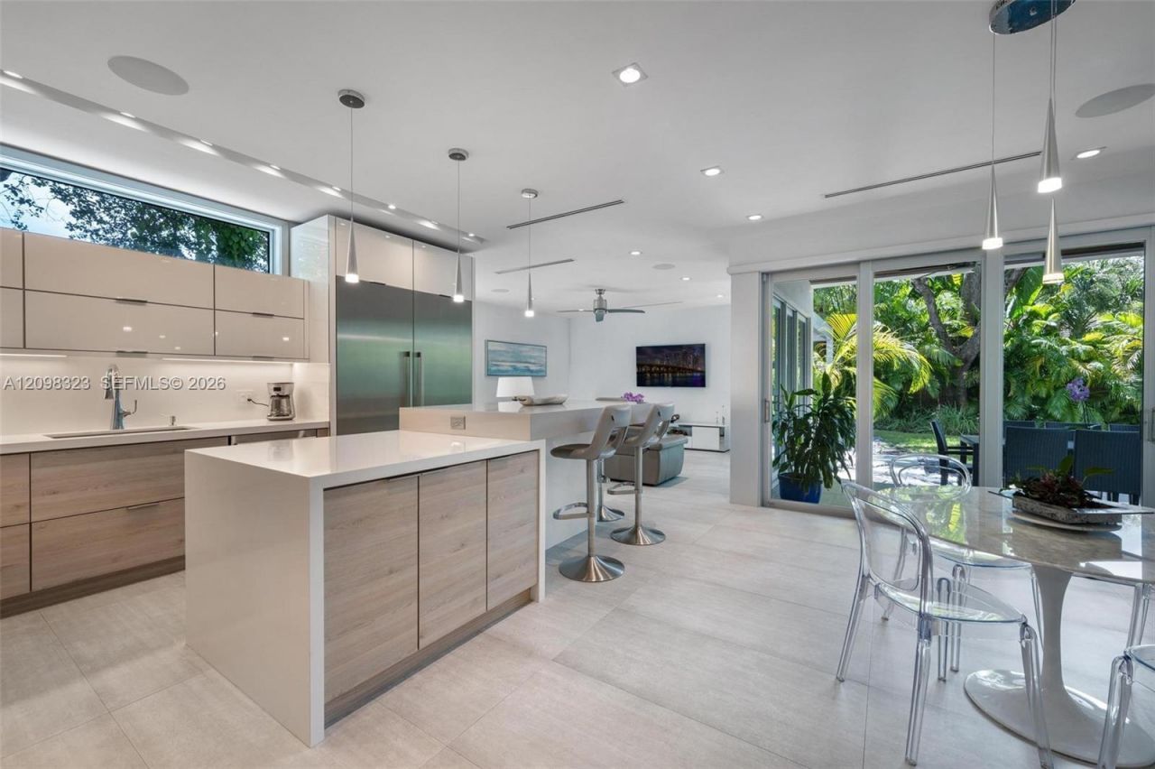 5960 SW 79th St , South Miami, FL 33143 Photo