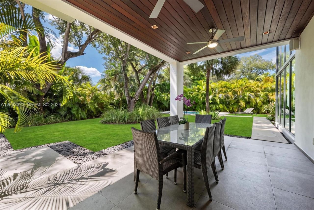 5960 SW 79th St , South Miami, FL 33143 Photo