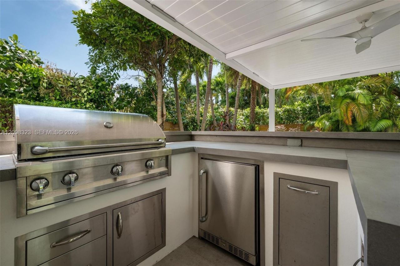 5960 SW 79th St , South Miami, FL 33143 Photo