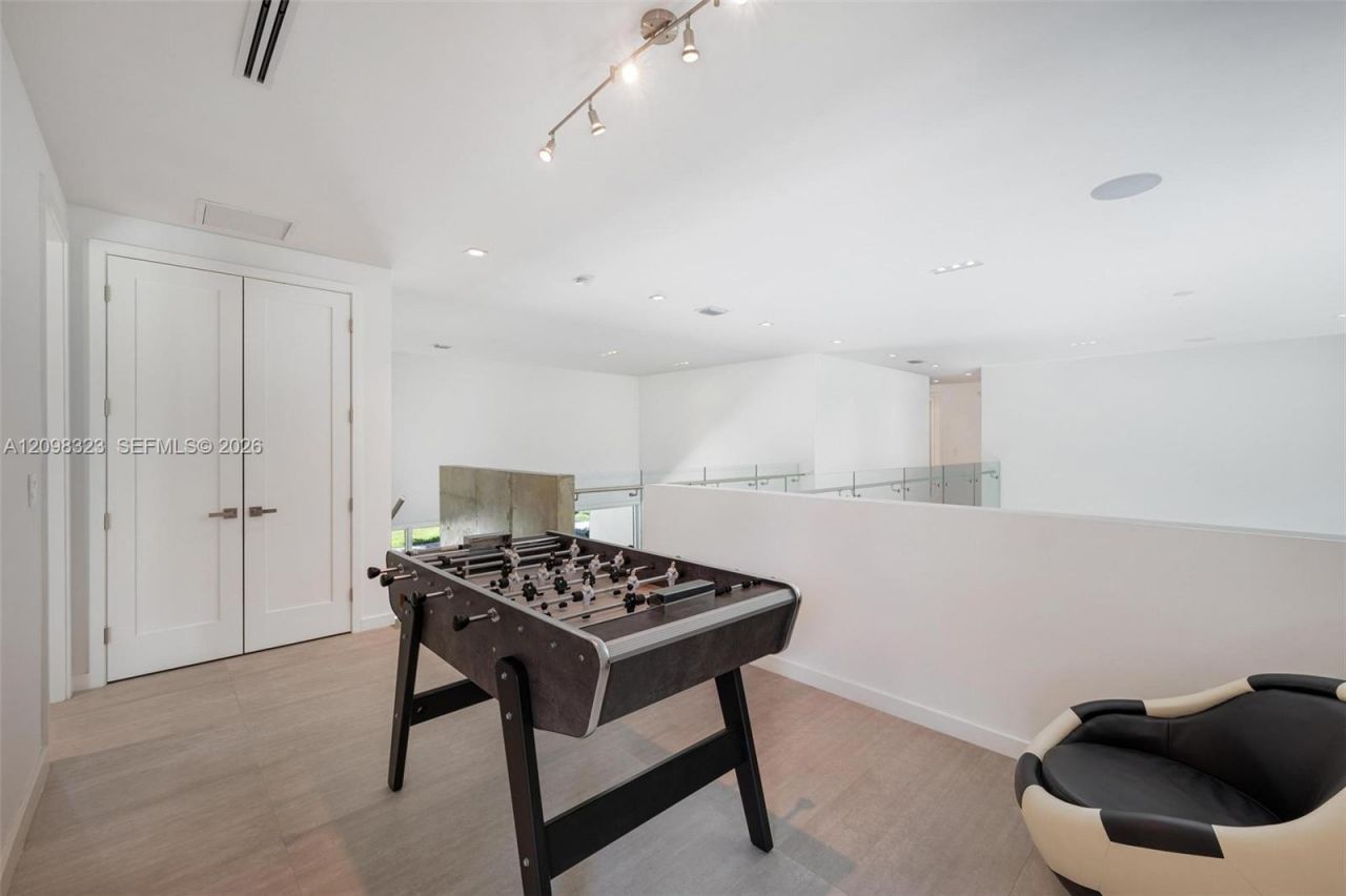 5960 SW 79th St , South Miami, FL 33143 Photo