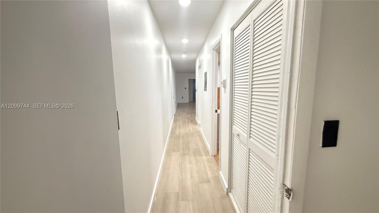 12215 W Dixie Hwy, Unit 308, North Miami, FL 33161 Photo