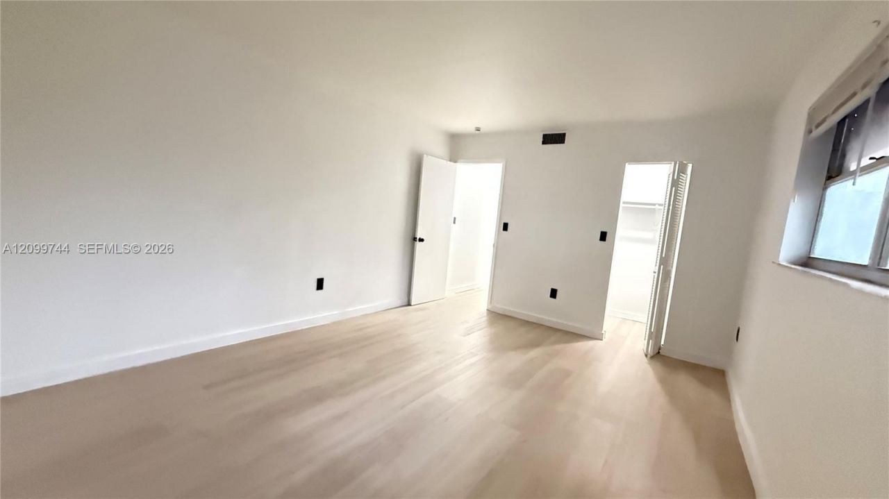12215 W Dixie Hwy, Unit 308, North Miami, FL 33161 Photo
