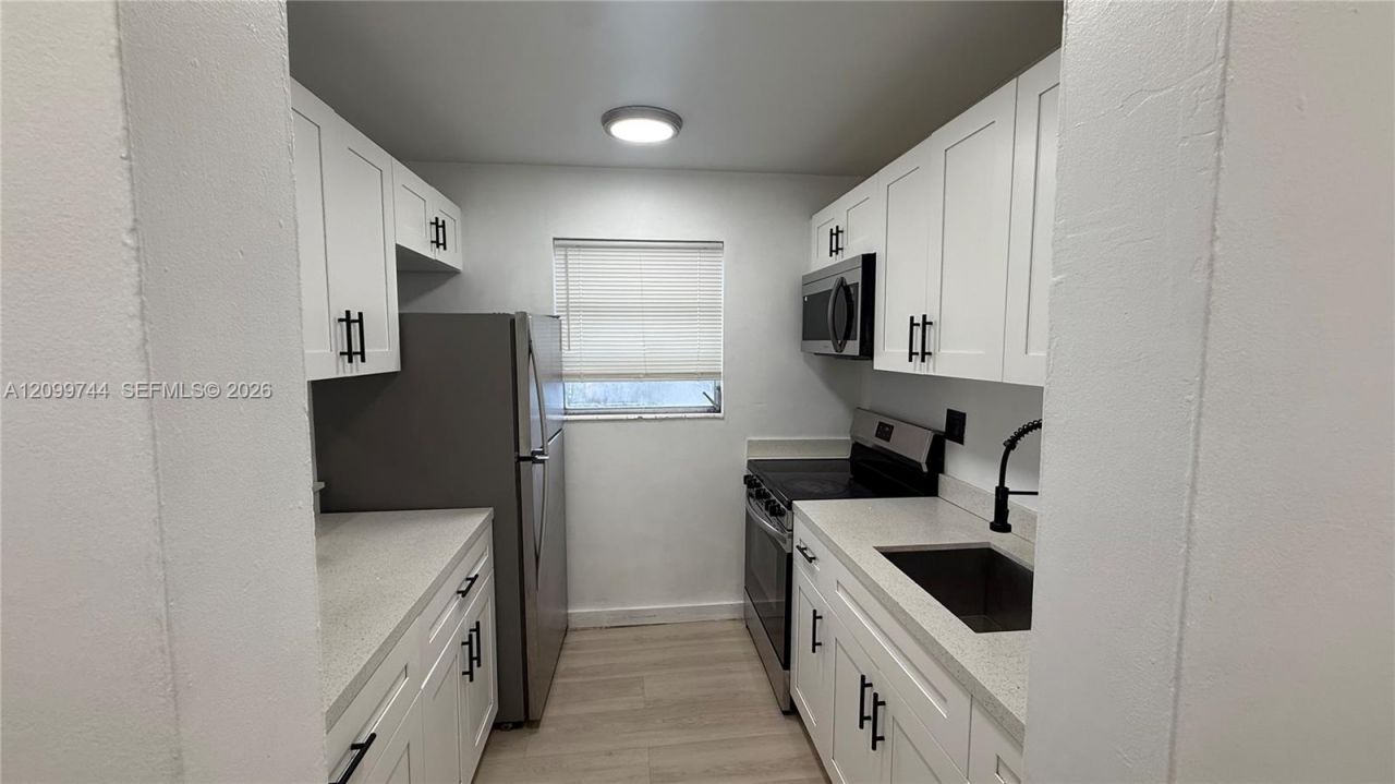 12215 W Dixie Hwy, Unit 308, North Miami, FL 33161 Photo