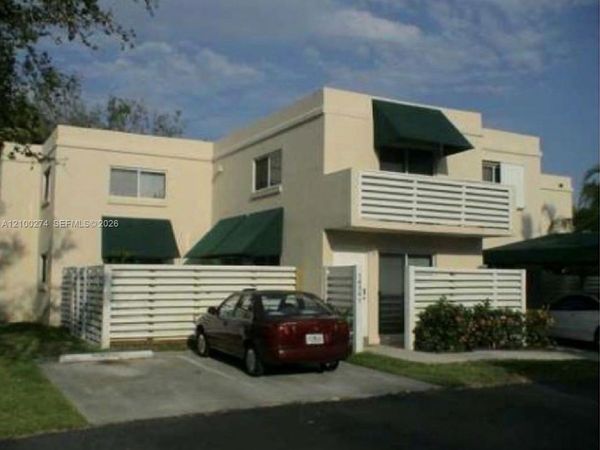 14347 SW 97th Ln , Miami, FL 33186