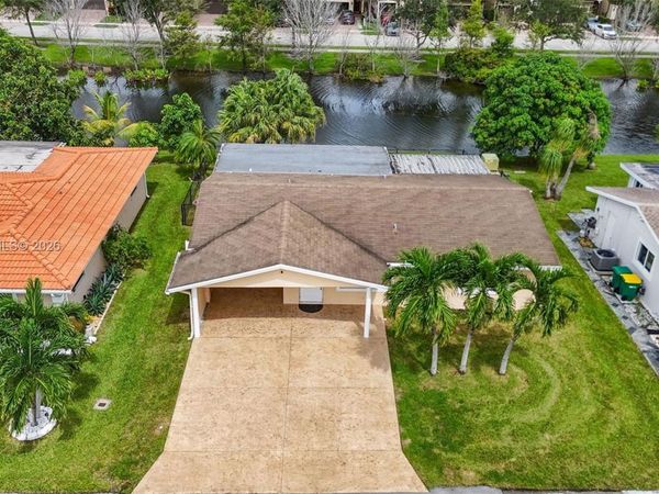 4711 NW 58th St , Tamarac, FL 33319