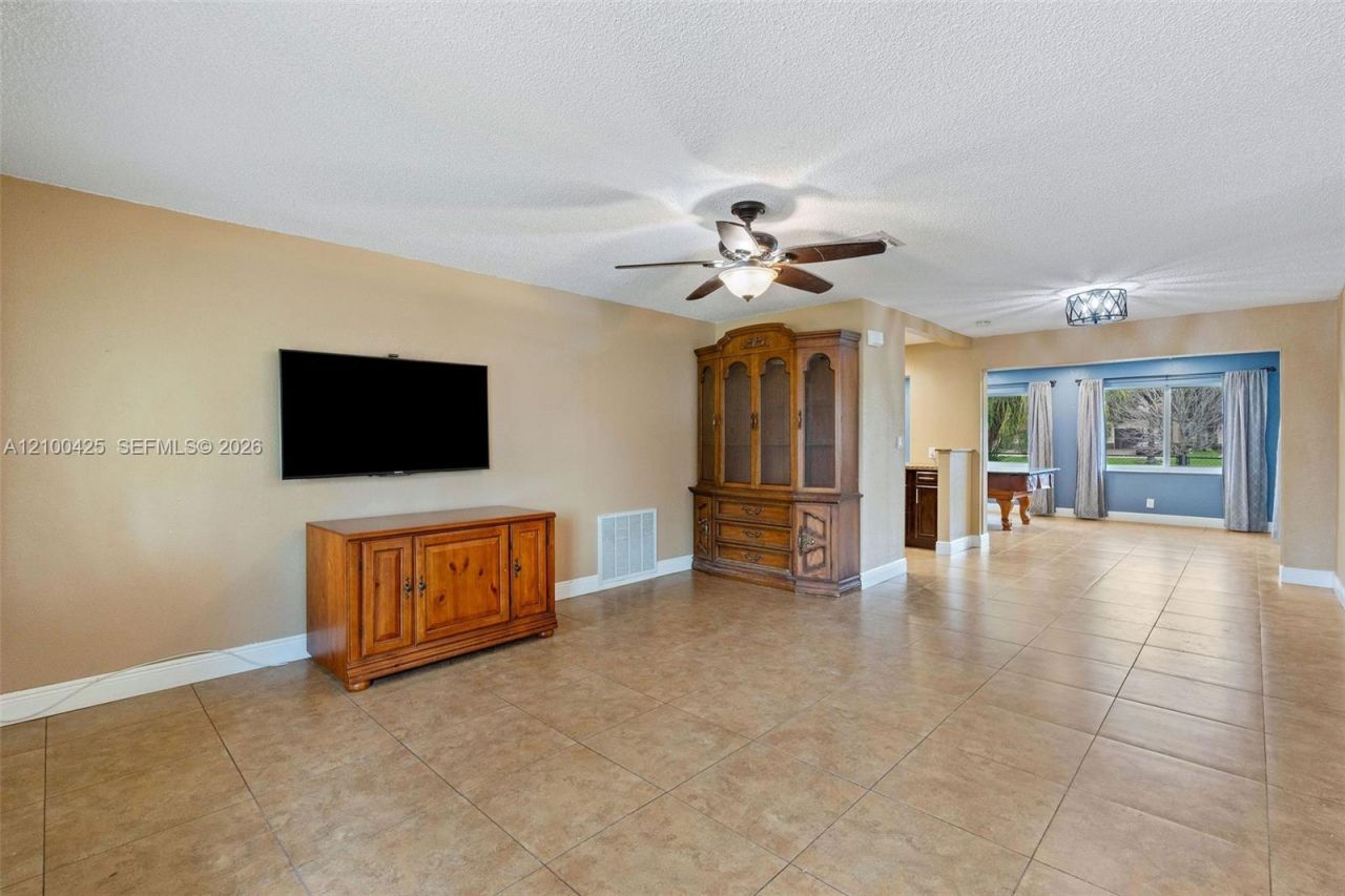 4711 NW 58th St , Tamarac, FL 33319 Photo