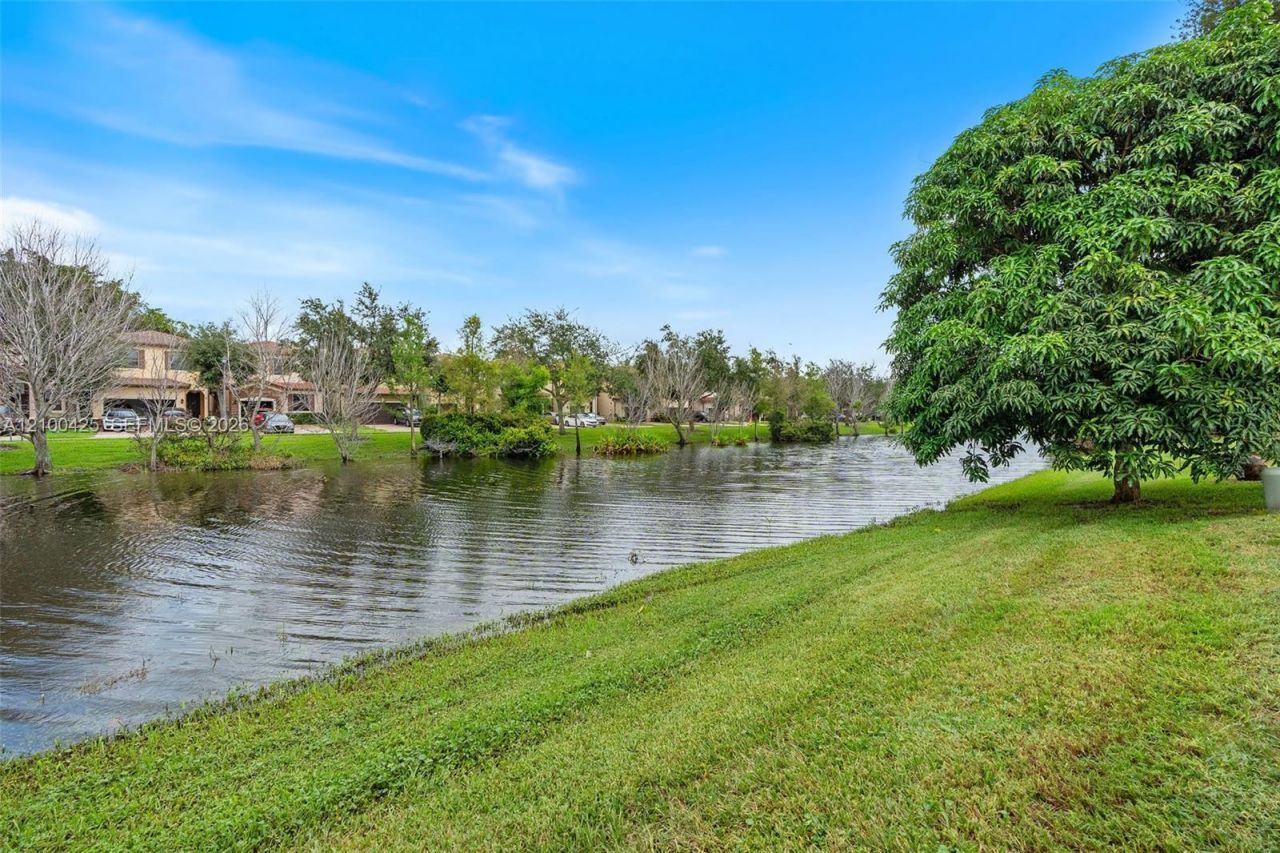 4711 NW 58th St , Tamarac, FL 33319 Photo