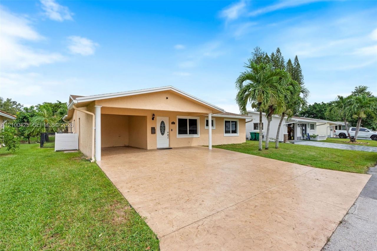 4711 NW 58th St , Tamarac, FL 33319 Photo