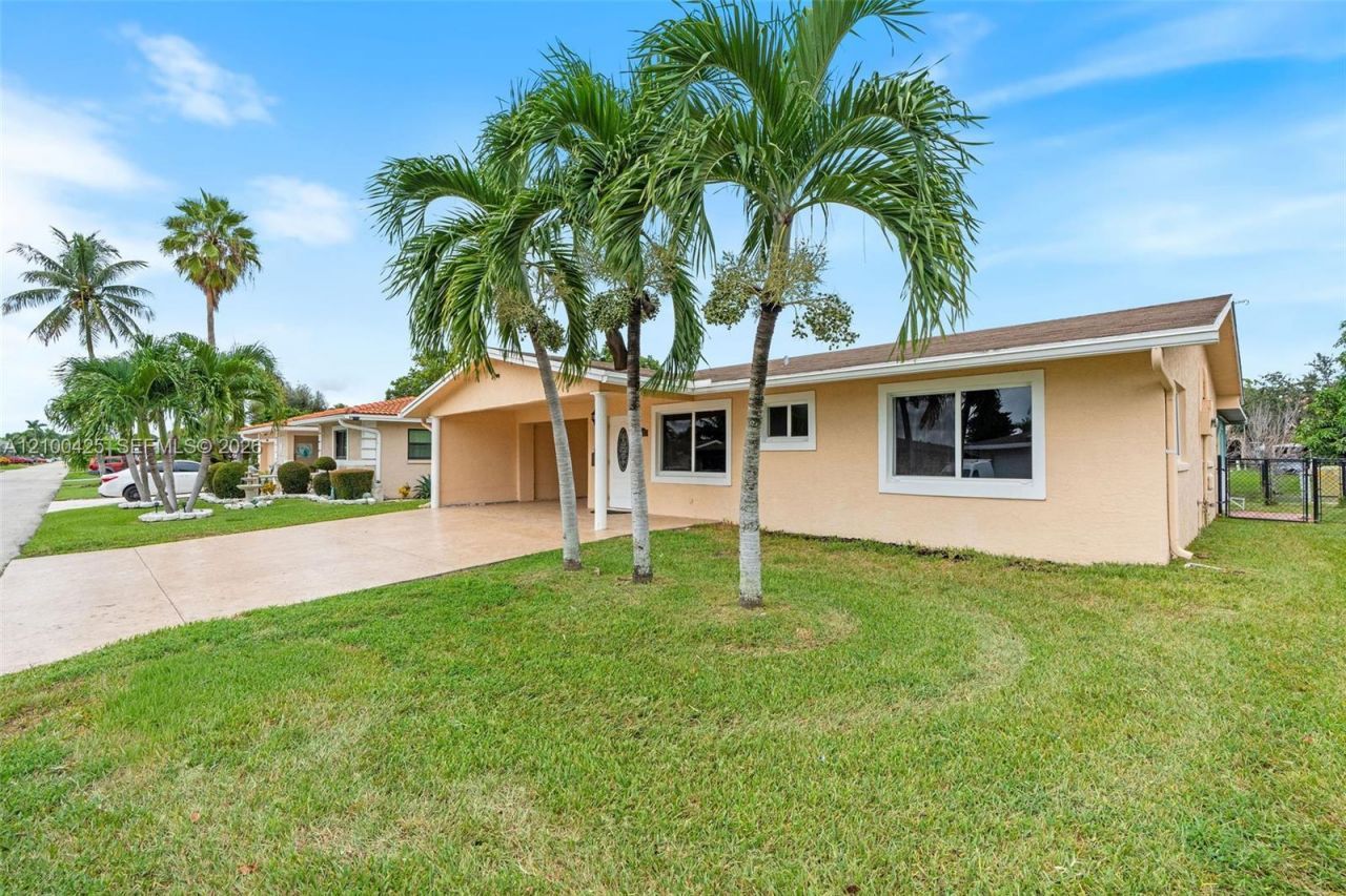 4711 NW 58th St , Tamarac, FL 33319 Photo