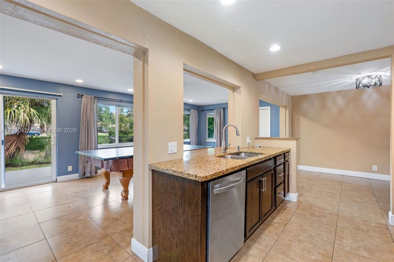 4711 NW 58th St , Tamarac, FL 33319 Photo