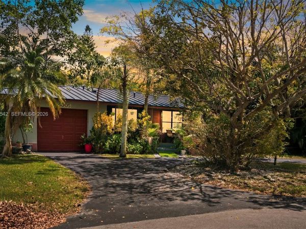 6005 SW 64th Pl , South Miami, FL 33143