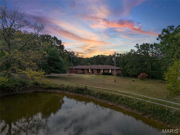 471 Saint Louis Inn Road , St Clair, MO 63077