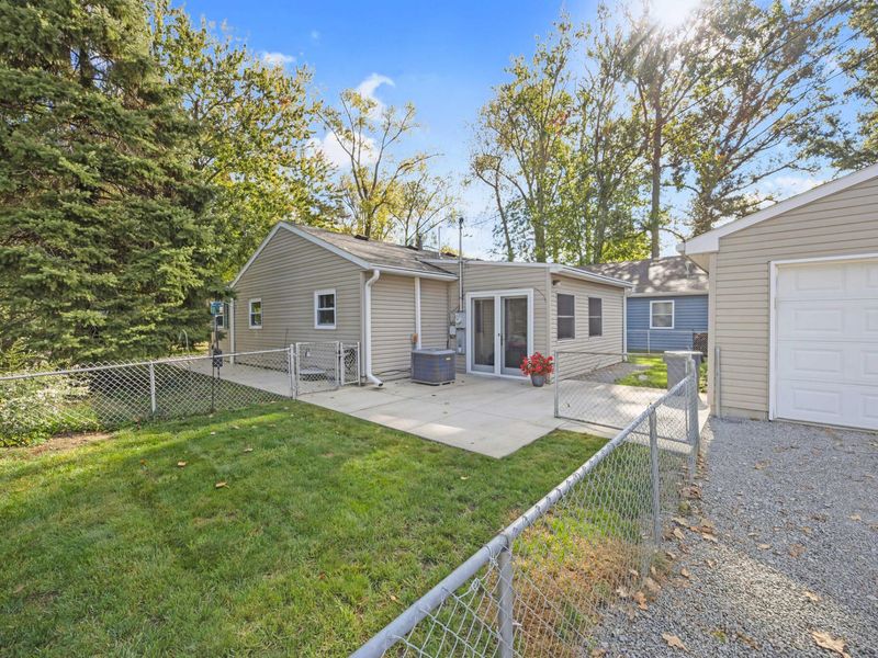 9548 E Lakeshore Drive, Huntsville, OH 43324 Photo 2