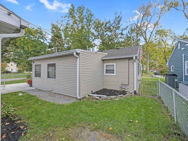 9548 E Lakeshore Drive, Huntsville, OH 43324 Photo 6