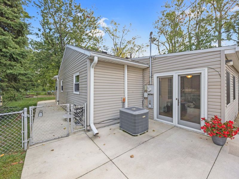 9548 E Lakeshore Drive, Huntsville, OH 43324 Photo 7