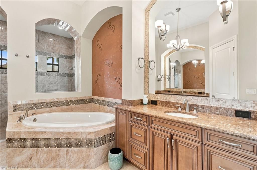6590 Costa Cir , Naples, FL 34113 Photo