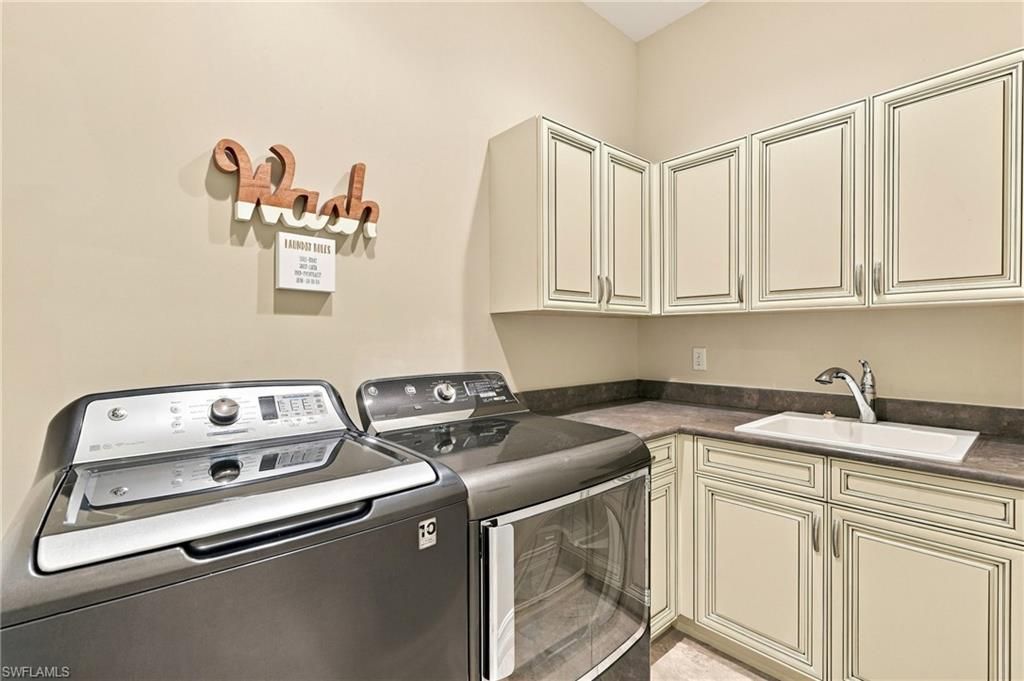 6590 Costa Cir , Naples, FL 34113 Photo