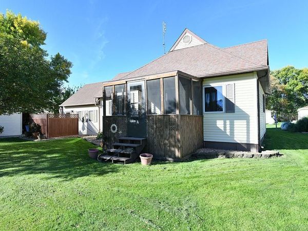 309 1st Avenue E, Abercrombie, ND 58001