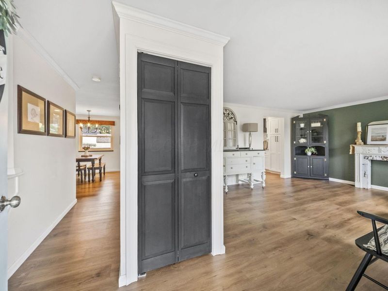 154 Helmbright Court, Columbus, OH 43230 Photo 5