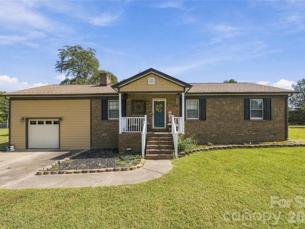 305 W Timberland Drive , Grover, NC 28073