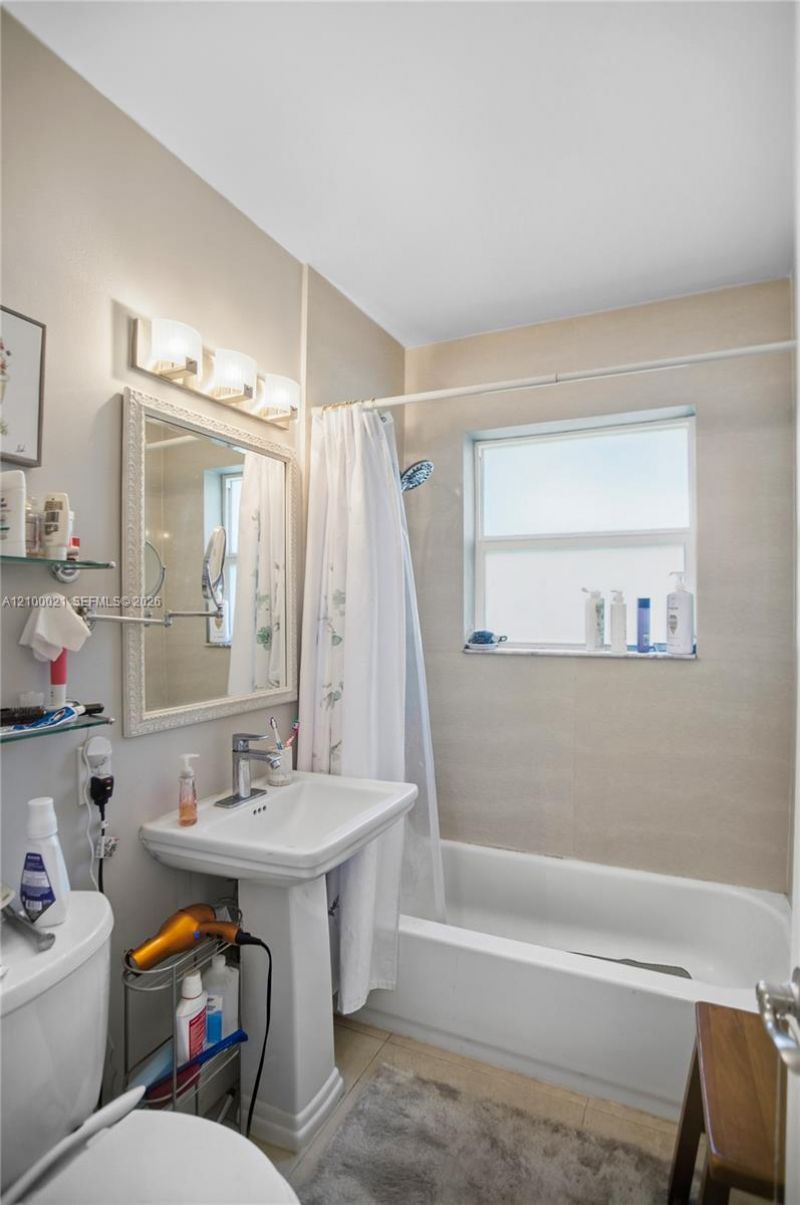 1228 SW 1st Ter , Pompano Beach, FL 33060 Photo