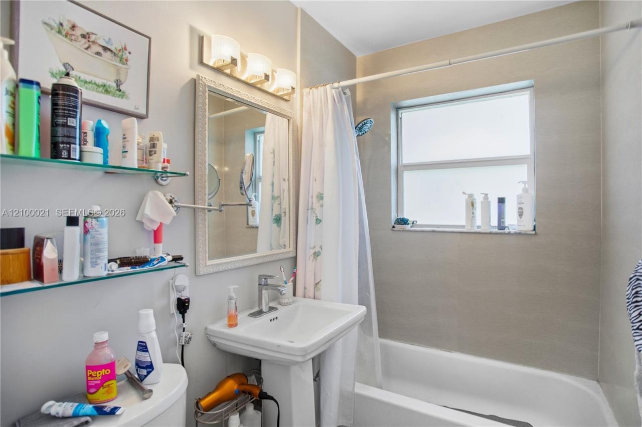 1228 SW 1st Ter , Pompano Beach, FL 33060 Photo