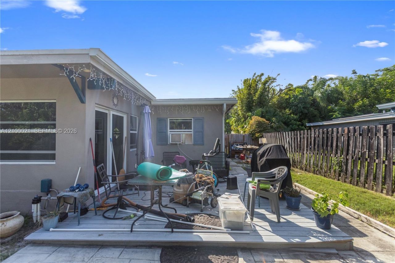 1228 SW 1st Ter , Pompano Beach, FL 33060 Photo
