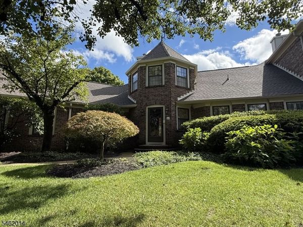 6 Palmer Ct, Florham Park, NJ 07932