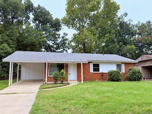 2800 Claremont Dr , Pine Bluff, AR 71603
