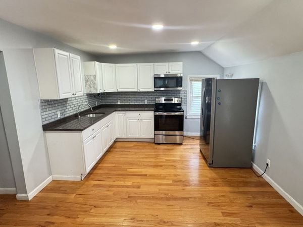 102 3rd St, Unit 2, Lowell, MA 01850