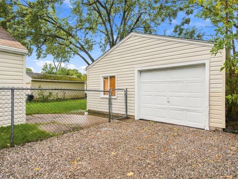 330 Roosevelt Avenue, Elyria, OH 44035 Photo 27