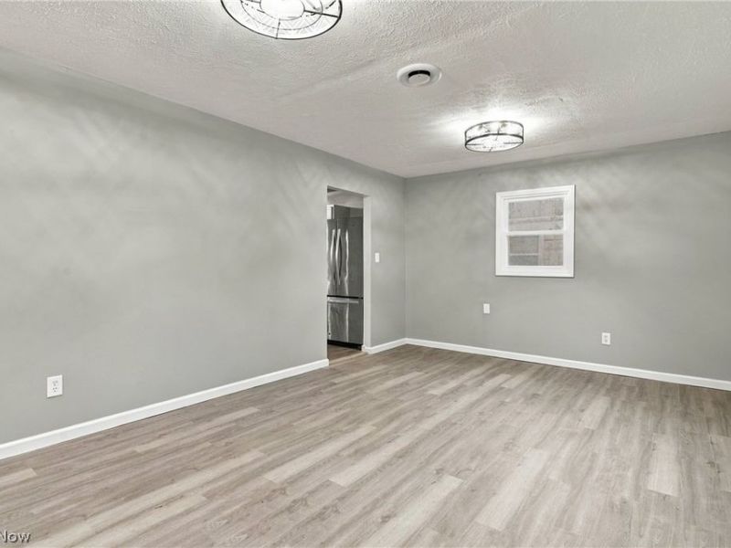 330 Roosevelt Avenue, Elyria, OH 44035 Photo 5