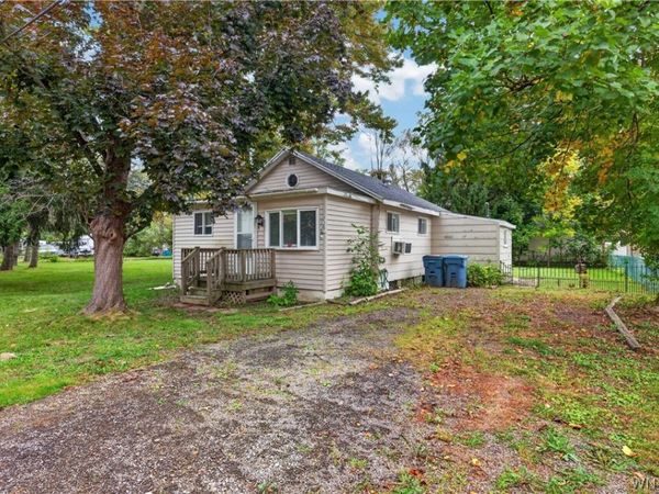 9387 Jamestown Street , Angola, NY 14006