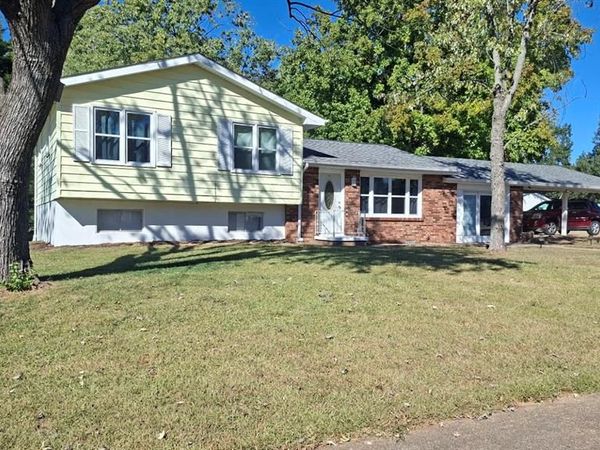 801 Sherwood Drive, Bismarck, MO 63624
