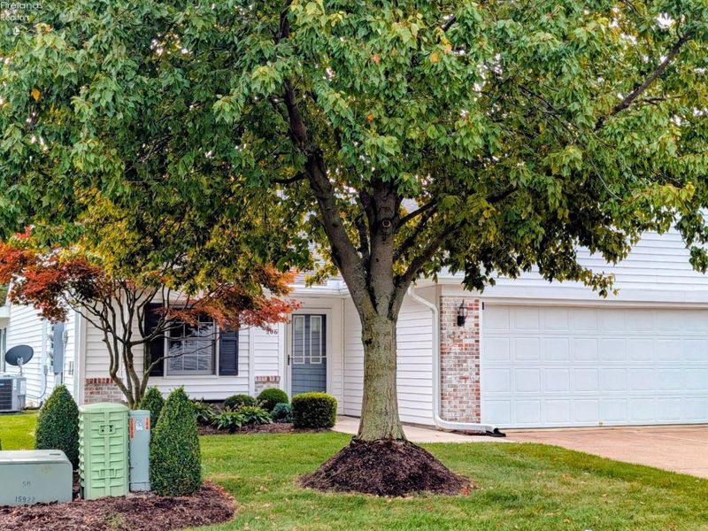 206 Lisa Ann Drive, Huron, OH 44839 Photo 1