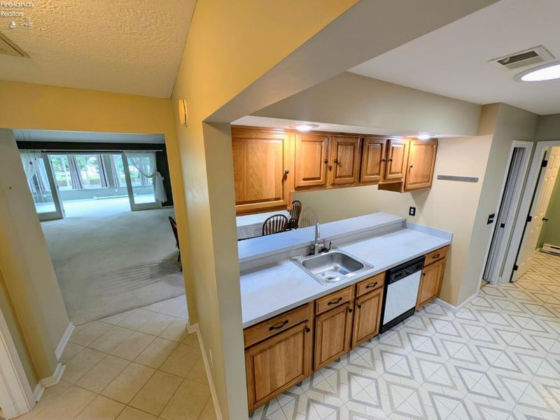 206 Lisa Ann Drive, Huron, OH 44839 Photo 15