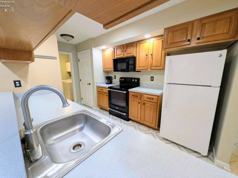 206 Lisa Ann Drive, Huron, OH 44839 Photo 16