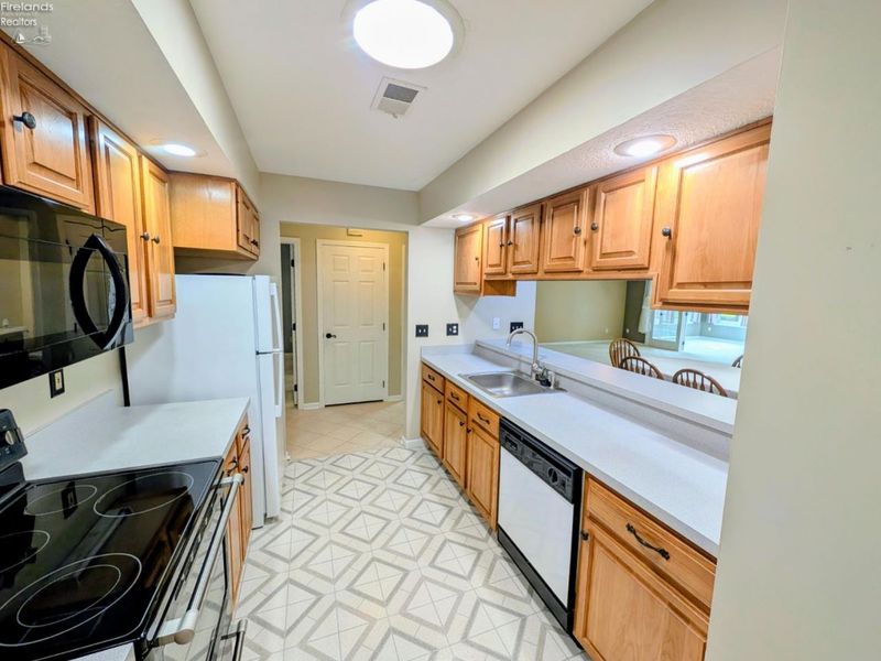 206 Lisa Ann Drive, Huron, OH 44839 Photo 19