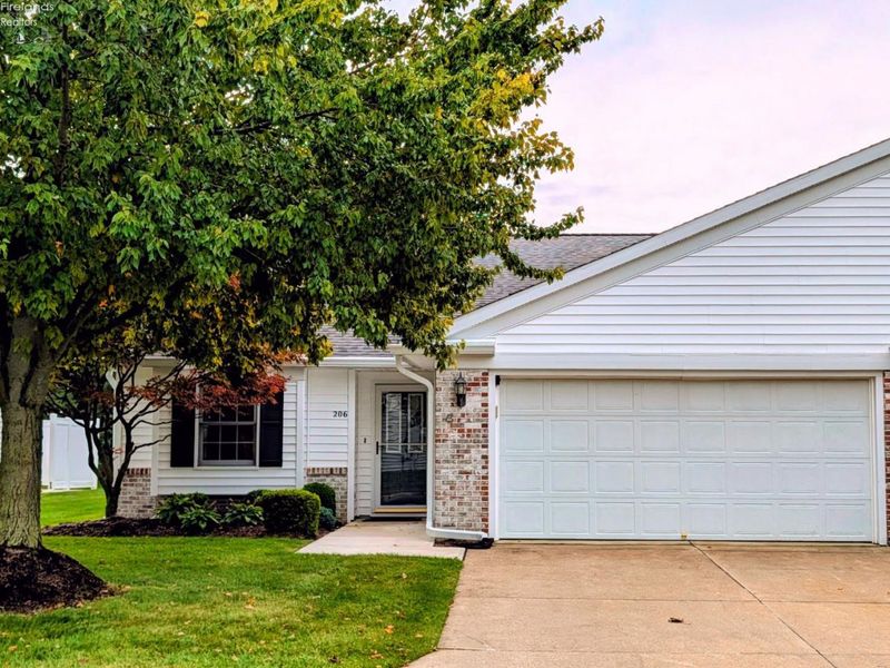 206 Lisa Ann Drive, Huron, OH 44839 Photo 2