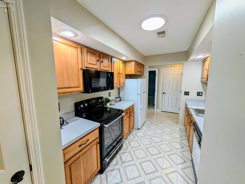 206 Lisa Ann Drive, Huron, OH 44839 Photo 20
