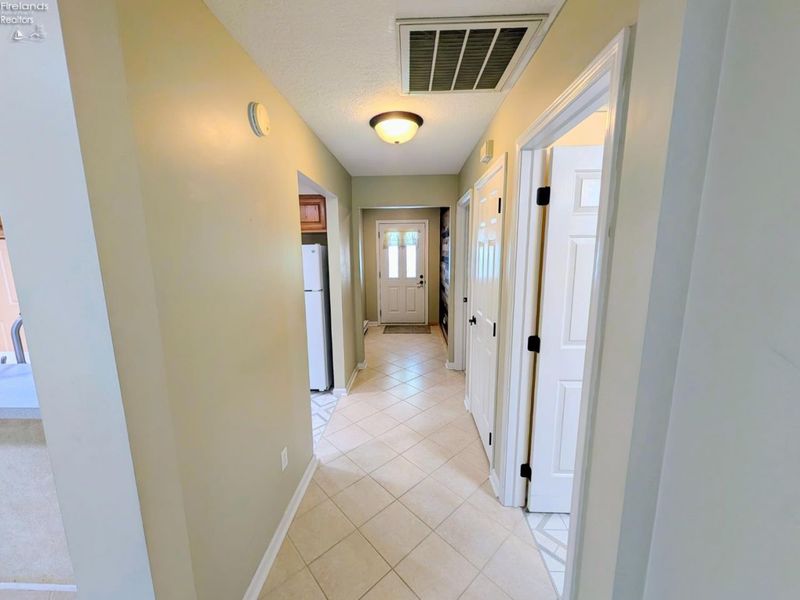 206 Lisa Ann Drive, Huron, OH 44839 Photo 9