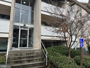 5608 BISMACH DRIVE , Unit 4, ALEXANDRIA, VA 22312
