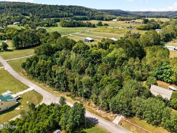 51,52,53 Hidden River Ave, Sparta, TN 38583