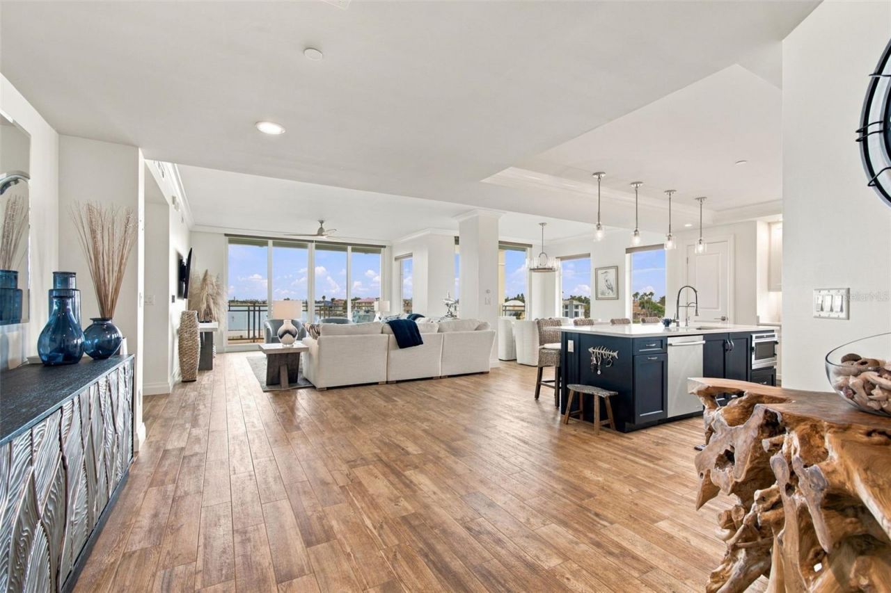650 Collany Road, Unit 406, Tierra Verde, FL 33715 Photo