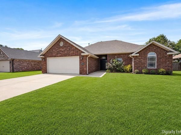 2881 N Bermuda Avenue , Fayetteville, AR 72704