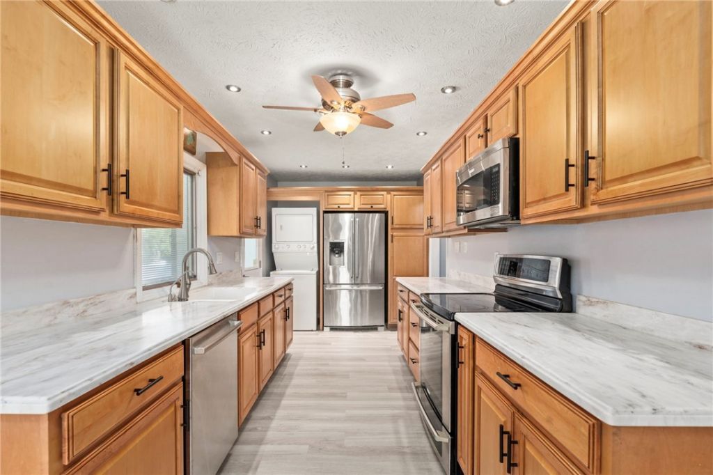 9457 Meadowood Drive, Fort Pierce, FL 34951 Photo