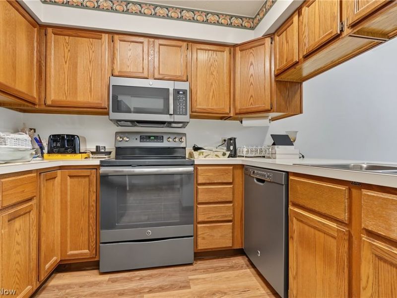 1910 Lillian Road, Unit 17, Stow, OH 44224 Photo 12