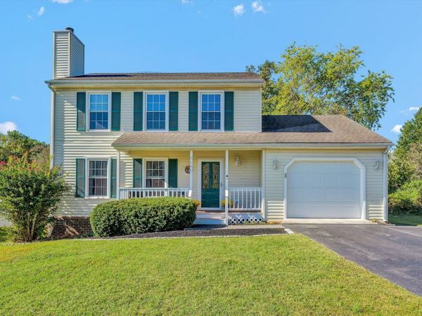 8090 Deer Branch DR, Roanoke, VA 24019