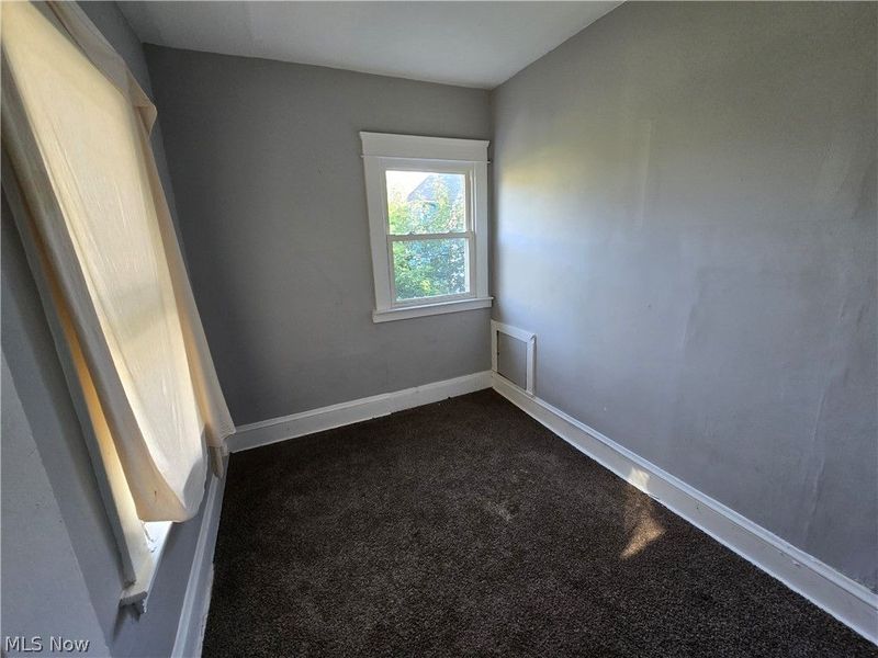 10007 North Boulevard , Cleveland, OH 44108 Photo 11
